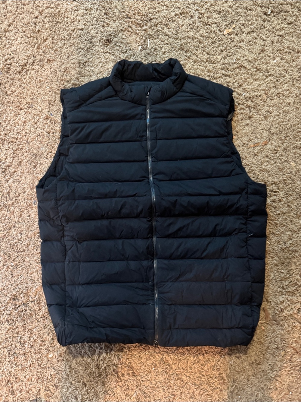 Lululemon Down for it all puffer vest in black size XL